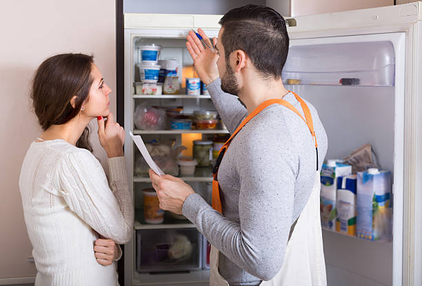 How to Fix a Refrigerator That Won’t Defrost